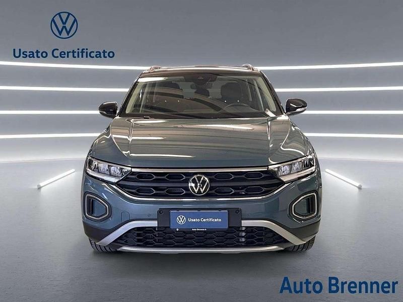 Usata VW T-Roc Life 150 CV (110 kW) 2024 Petroleum blue metallizzato ne SUV
