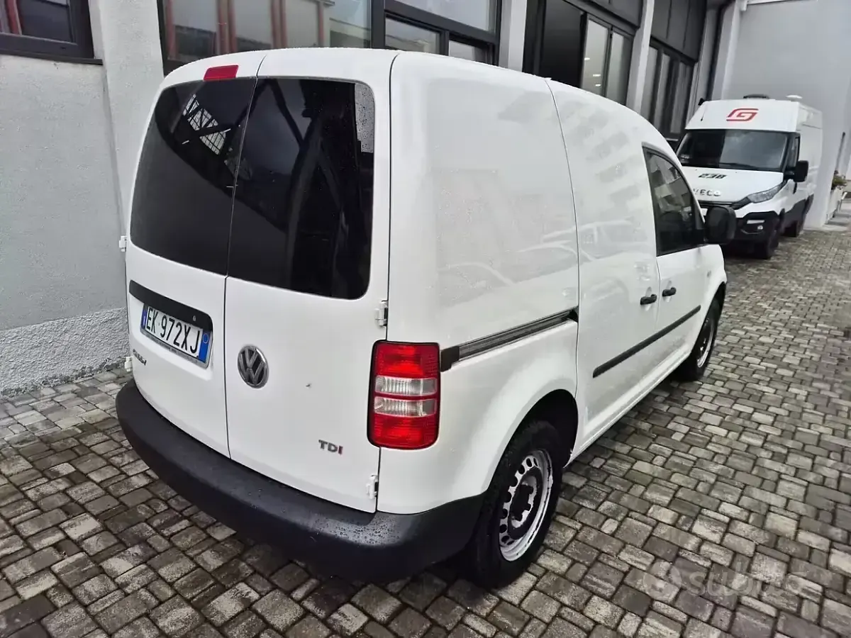 Usata VW Caddy 102 CV (75 kW) 2012 Bianco Monovolume