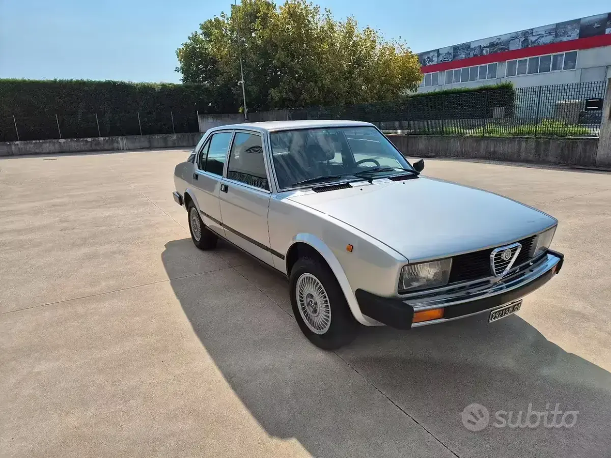 Usata Alfa Romeo Alfetta 1970 Grigio Berlina