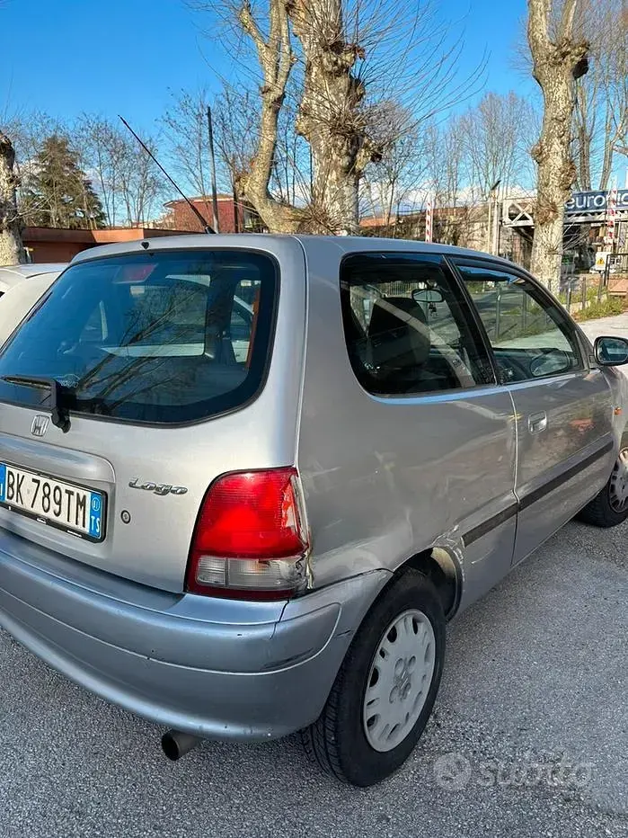 Usata Honda Logo 65 CV (47 kW) 2002 Grigio Utilitaria