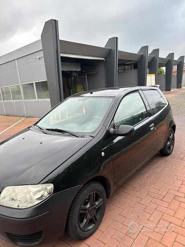 Usata Fiat Punto Classica 60 CV (44 kW) 2010 Nero Utilitaria