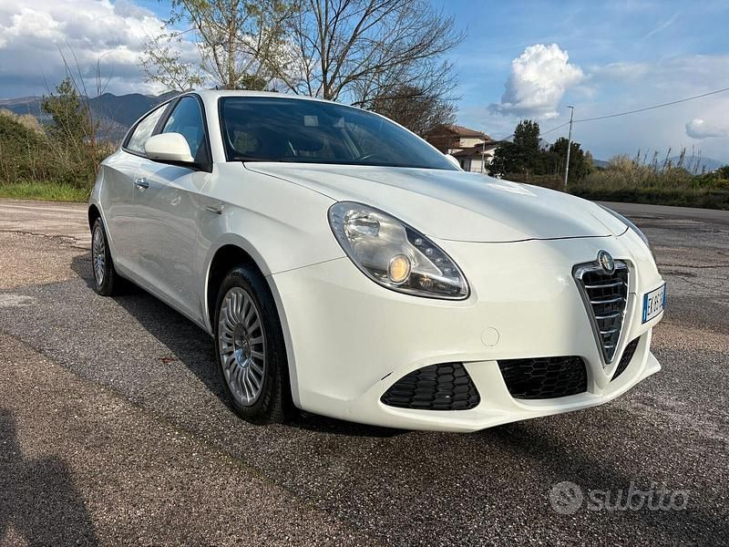 Usata Alfa Romeo Giulietta Exclusive 105 CV (77 kW) 2011 Bianco Utilitaria
