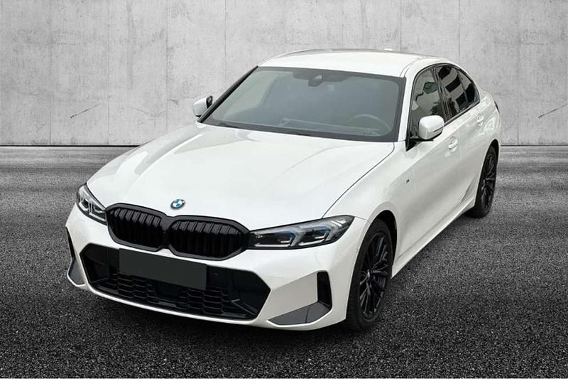 Bianco Usata 2023 BMW 330 M Sport Tre volumi | 51.450 € (Buon prezzo) - Immagine 1/4