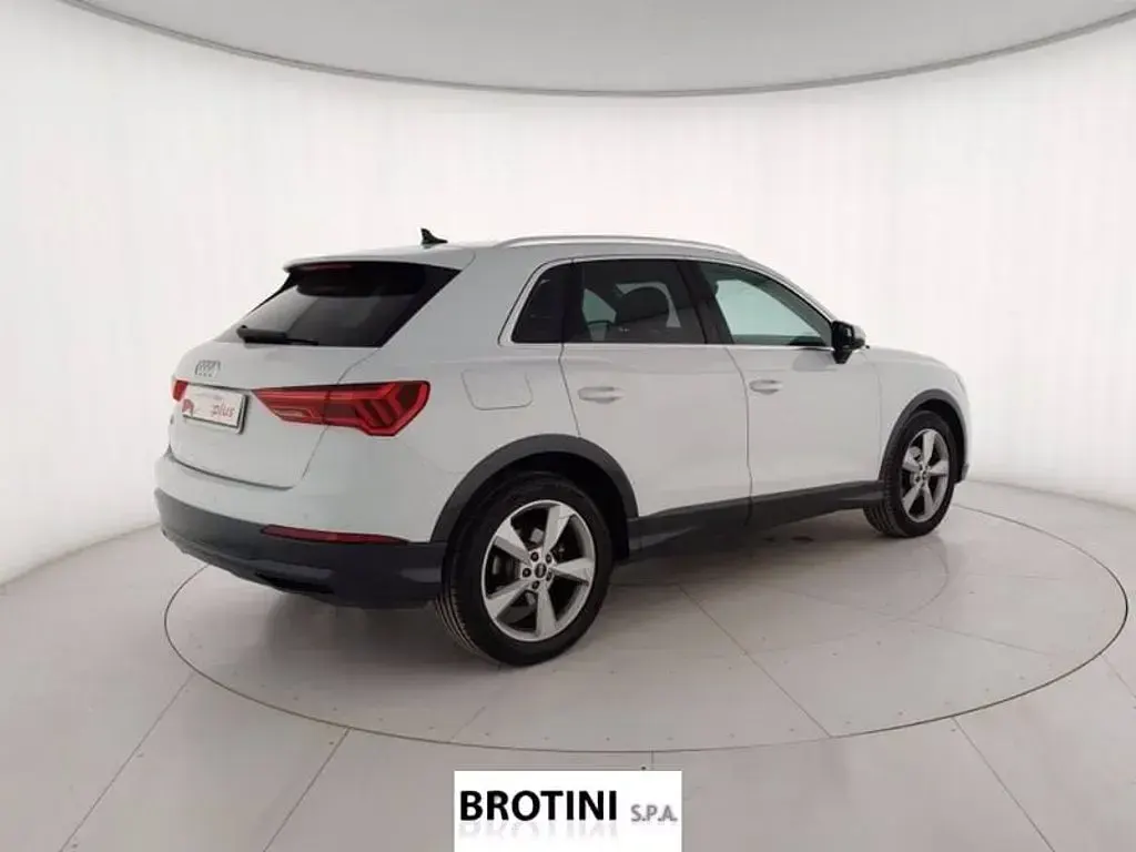 Usata Audi Q3 Advanced 150 CV (110 kW) 2022 Bianco metallizzato SUV