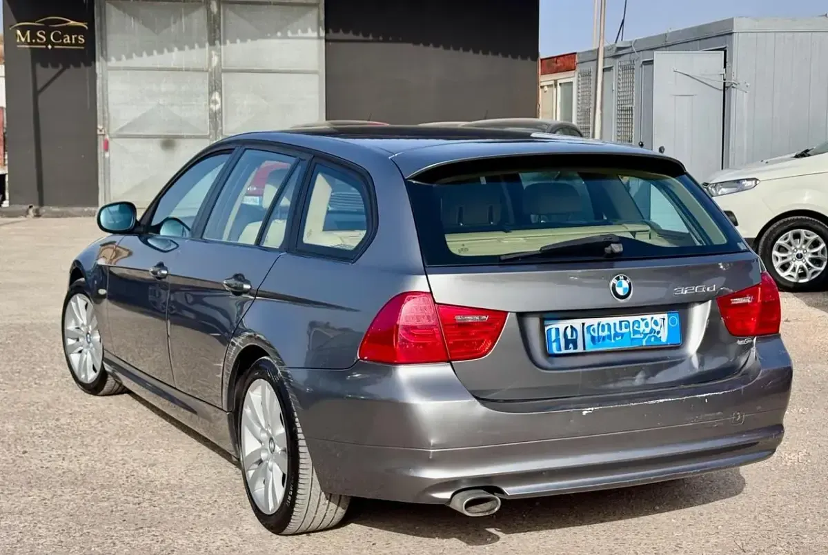 Usata BMW 320 M Sport 177 CV (130 kW) 2009 Argento Berlina