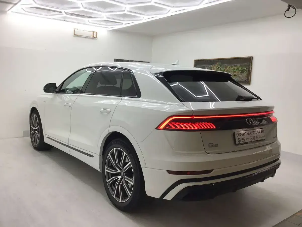 Usata Audi Q8 S-Line 286 CV (210 kW) 2022 Bianco SUV