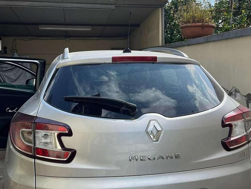 Usata Renault Mégane GrandTour LIMITED 110 CV (80 kW) 2016 Argento Station wagon