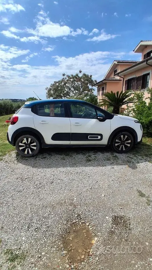 Usata Citroën C3 Shine 102 CV (75 kW) 2021 Utilitaria