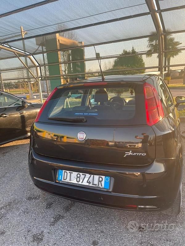 Usata Fiat Grande Punto 75 CV (55 kW) 2008 Nero Utilitaria