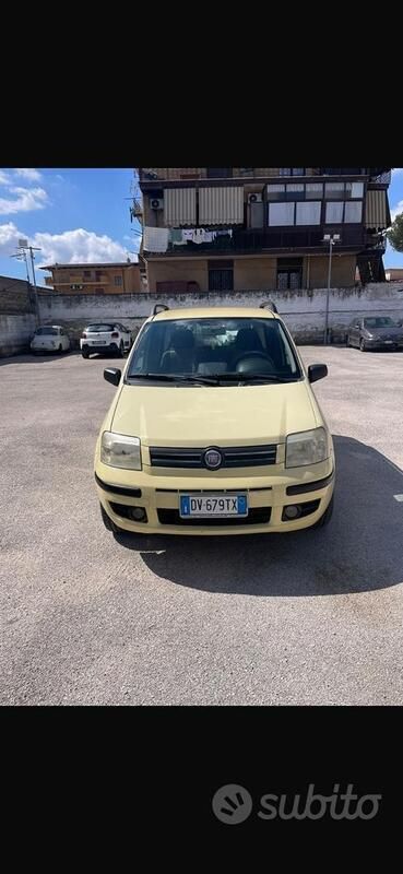 Giallo Usata 2009 Fiat Panda Due volumi | 2300 € - Immagine 1/4