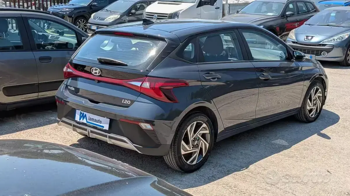Usata Hyundai i20 68 CV (50 kW) 2024 Grigio Utilitaria