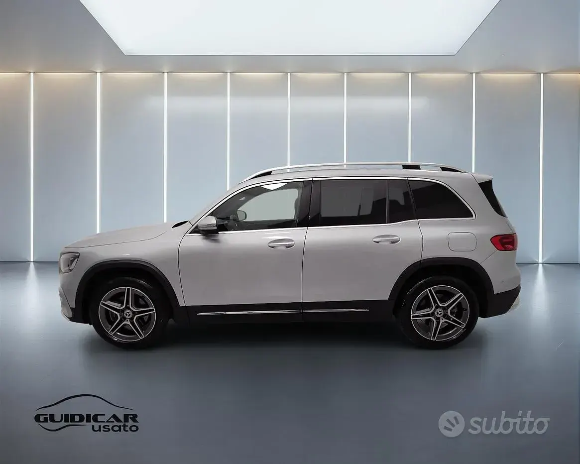 Usata Mercedes GLB180 AMG line 116 CV (85 kW) 2025 Grigio SUV