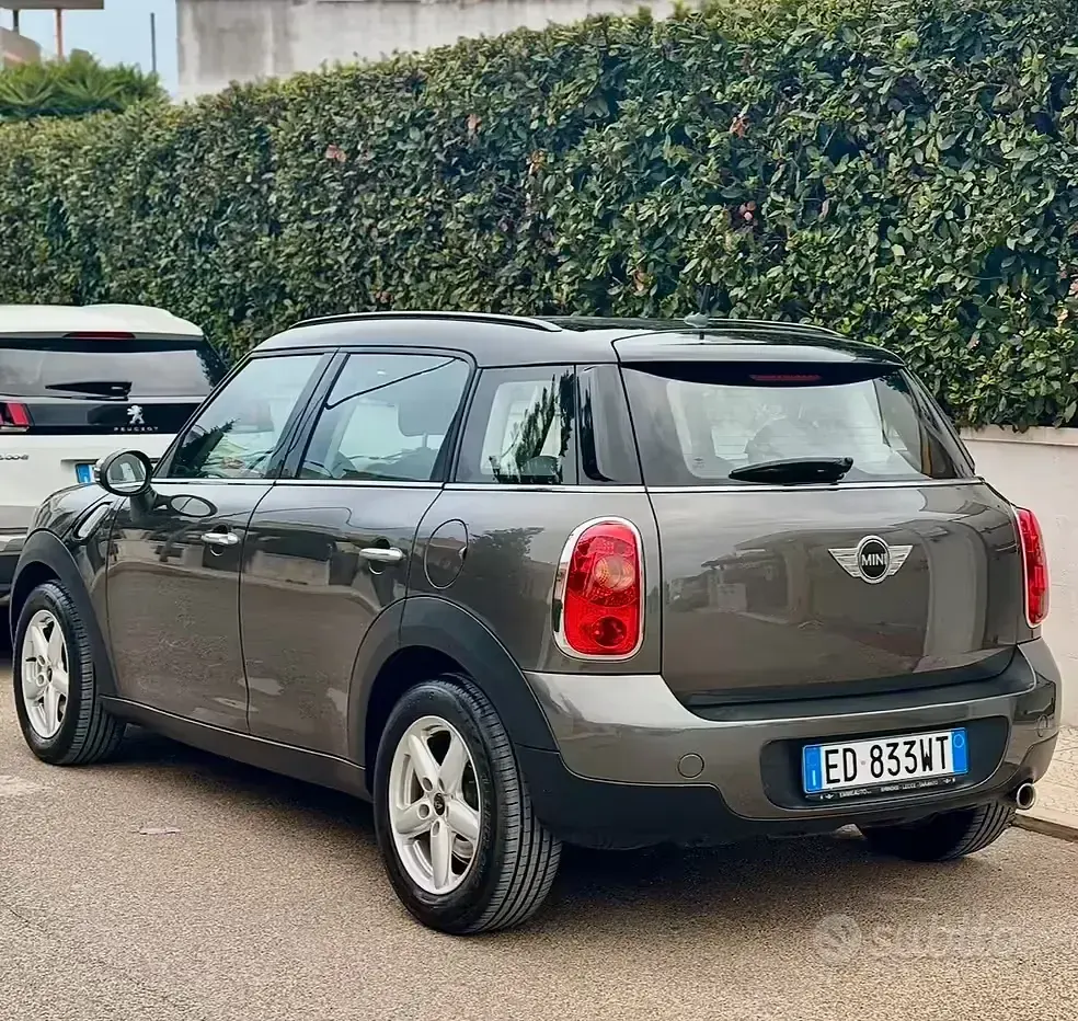Usado Mini Countryman 111 CV (81 kW) 2011 Gris SUV