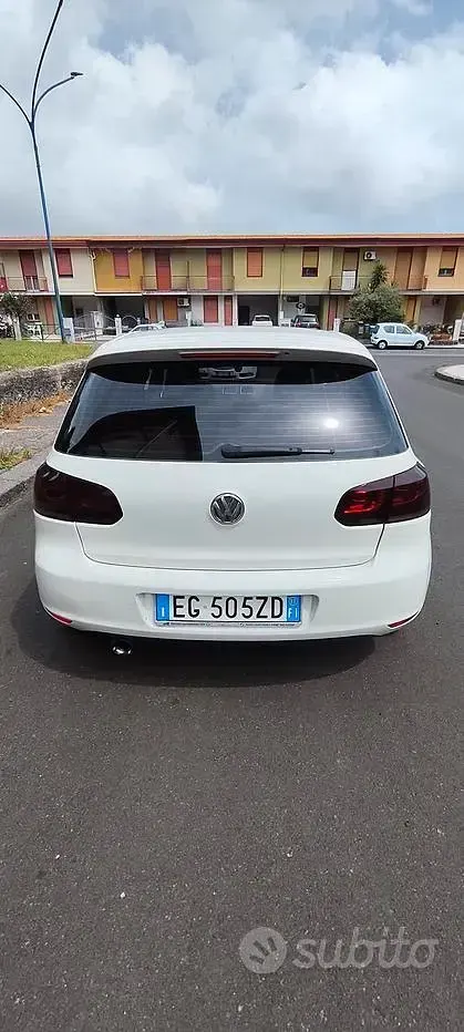 Usata VW Golf VI 105 CV (77 kW) 2011 Bianco Utilitaria