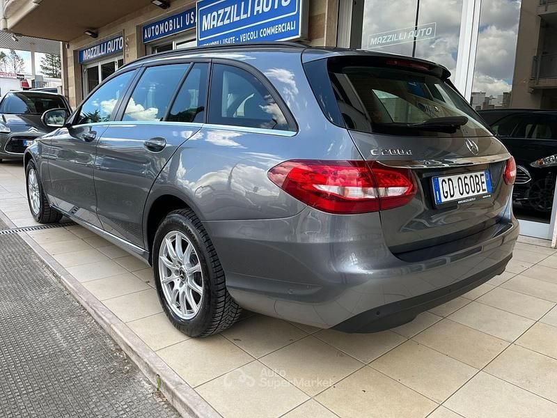 Usata Mercedes C200 Business 160 CV (117 kW) 2020 Grigio Station wagon
