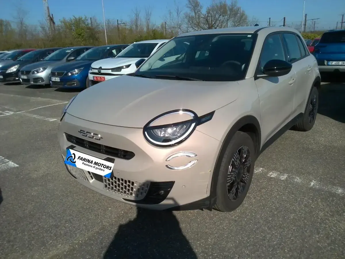 Usata Fiat 600 Pop 135 CV (99 kW) 2025 Viola SUV