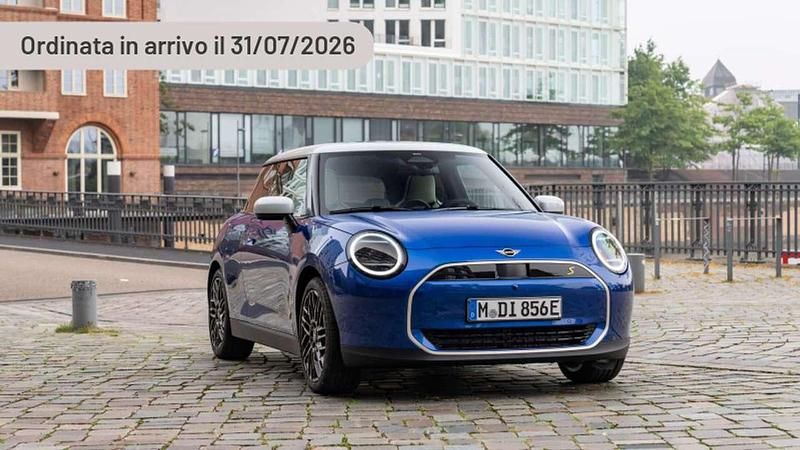 Nuova Mini Cooper SE Essential 64 kW (88 CV) 2025 Argento Utilitaria