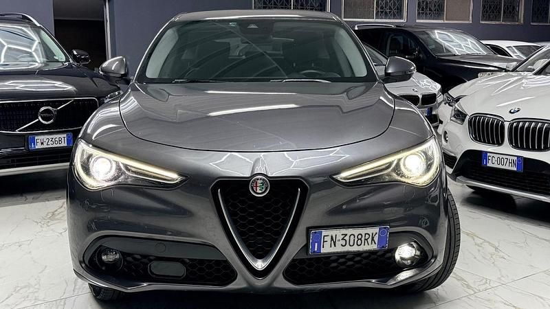 Usata Alfa Romeo Stelvio Executive 180 CV (132 kW) 2018 Grigio SUV