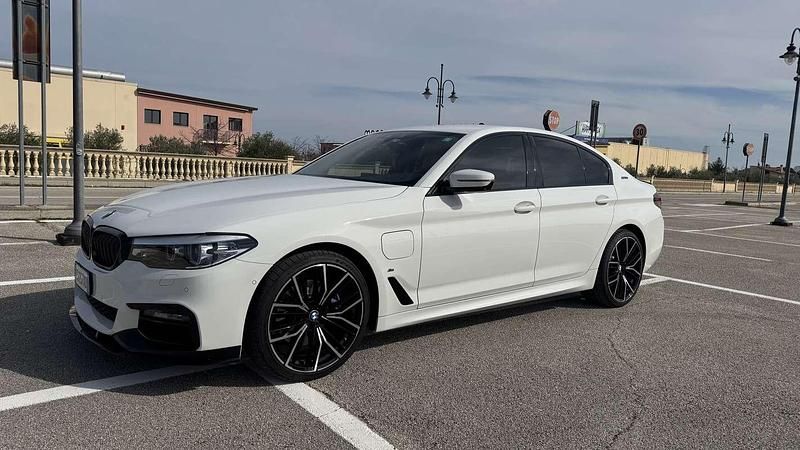 Usata 2019 BMW 530e M Sport Tre volumi | 30.500 € (Cara) - Immagine 1/4