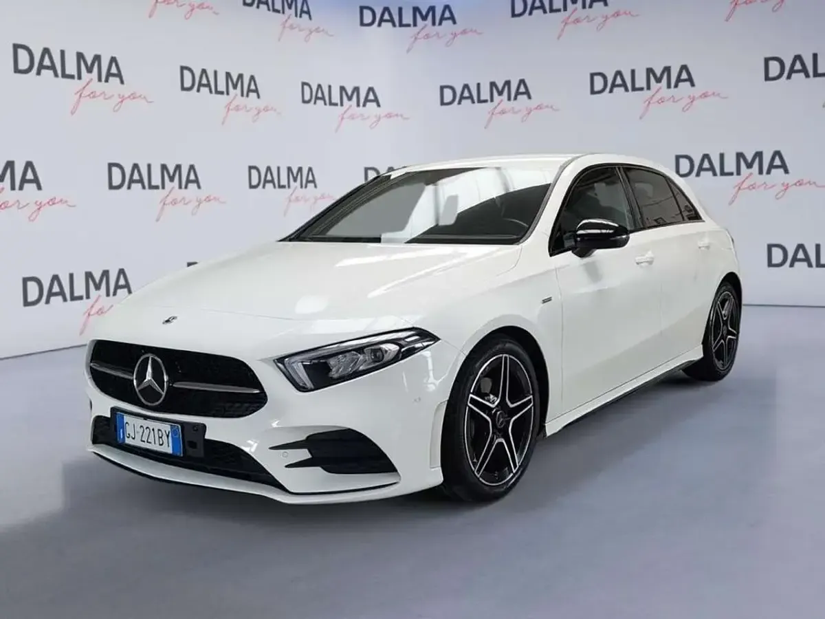 Usata Mercedes A180 Premium 116 CV (85 kW) 2022 Berlina