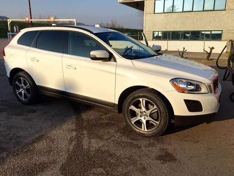 Usata Volvo XC60 Momentum 215 CV (158 kW) 2011 Bianco SUV