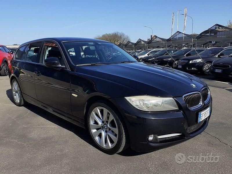Usata BMW 320 Efficient Dynamics 183 CV (134 kW) 2010 Nero Station wagon