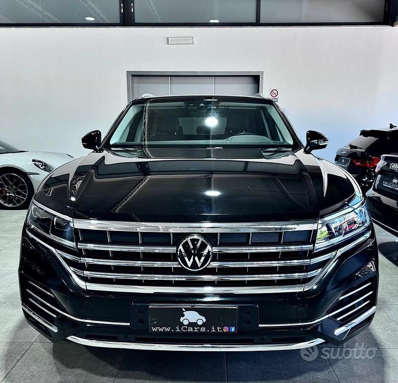 Usata VW Touareg 231 CV (169 kW) 2023 Nero SUV