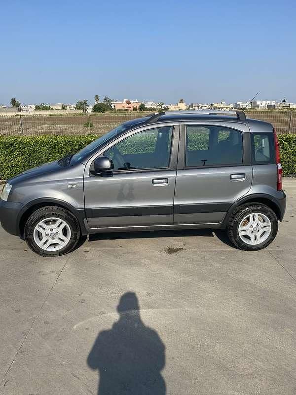 Usata Fiat Panda Climbing 60 CV (44 kW) 2010 Utilitaria