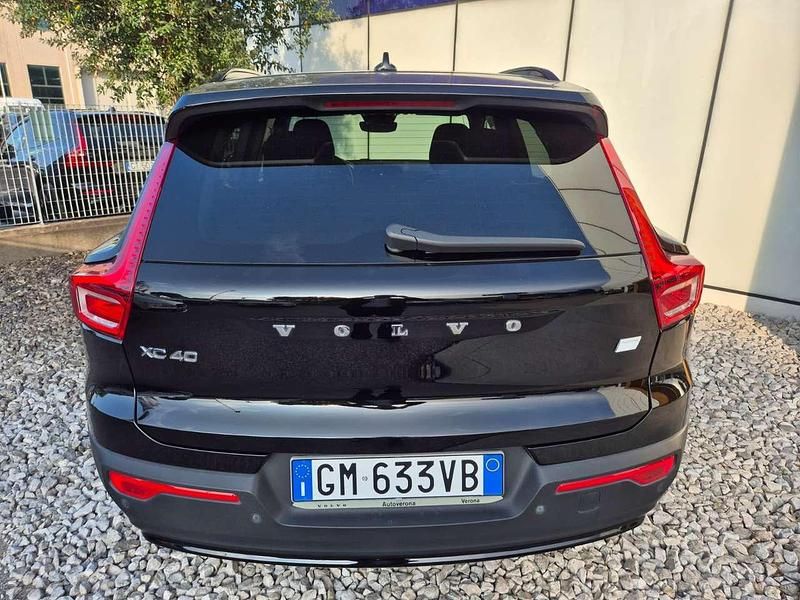 Usata Volvo XC40 Core 80 kW (109 CV) 2023 Onyx black SUV