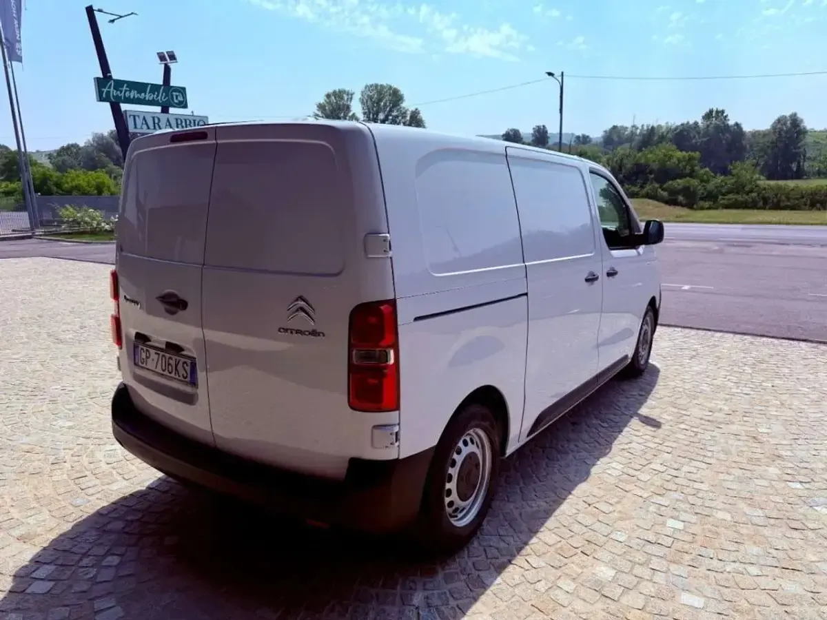 Usata Citroën Jumpy 120 CV (88 kW) 2023 Bianco Monovolume