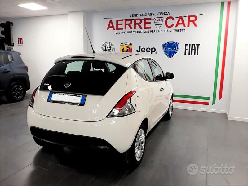 Usata Lancia Ypsilon Gold 69 CV (50 kW) 2014 Bianco Utilitaria
