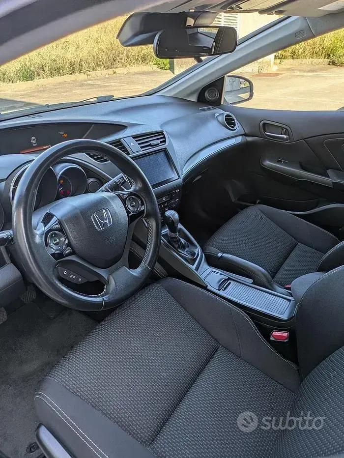 Usata Honda Civic 120 CV (88 kW) 2015 Bianco Station wagon