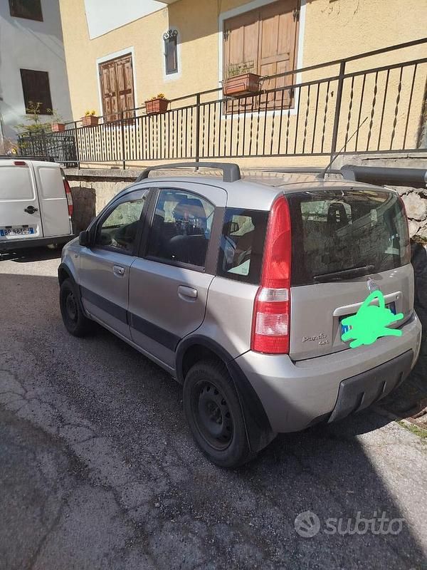 Usado Fiat Panda 4x4 69 CV (50 kW) 2006 Utilitario