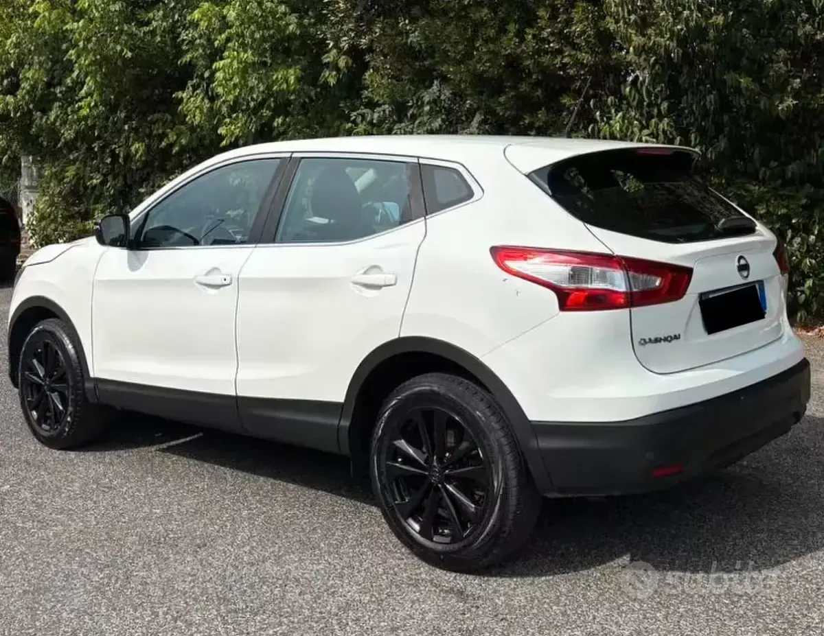 Usata Nissan Qashqai Acenta 116 CV (85 kW) 2015 Bianco SUV