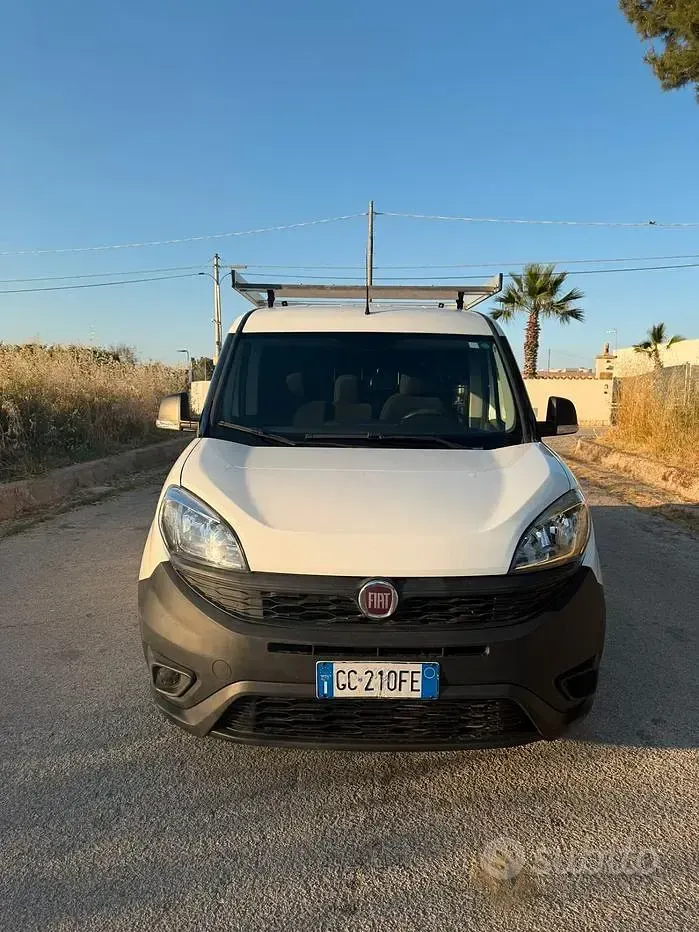 Usata Fiat Doblò S 105 CV (77 kW) 2021 Bianco Monovolume