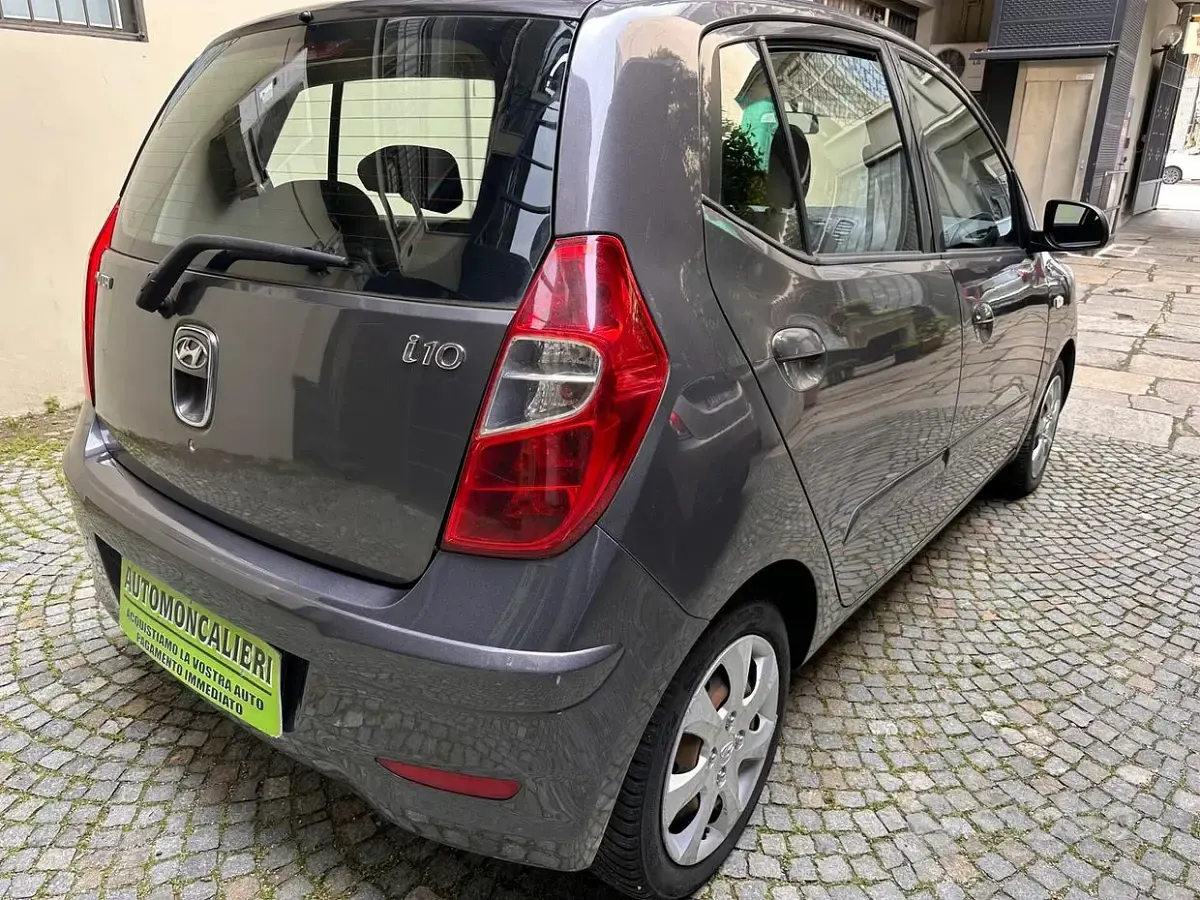 Usata Hyundai i10 69 CV (50 kW) 2014 Grigio Utilitaria
