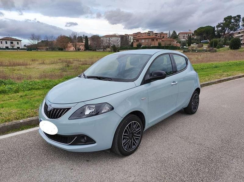 Usata Lancia Ypsilon Gold 69 CV (50 kW) 2023 Utilitaria