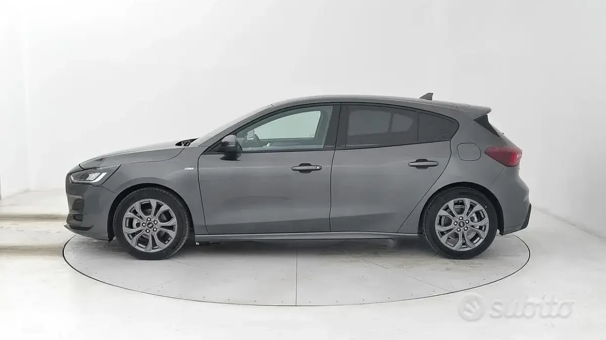 Usata Ford Focus ST-Line 125 CV (91 kW) 2023 Grigio Berlina
