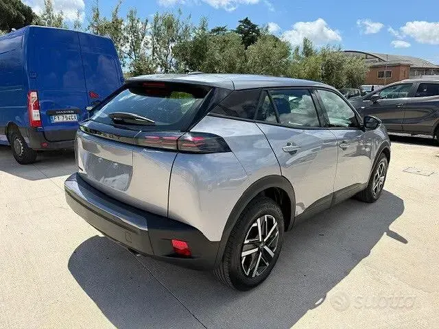 Usata Peugeot 2008 Style 102 CV (75 kW) 2025 Grigio SUV