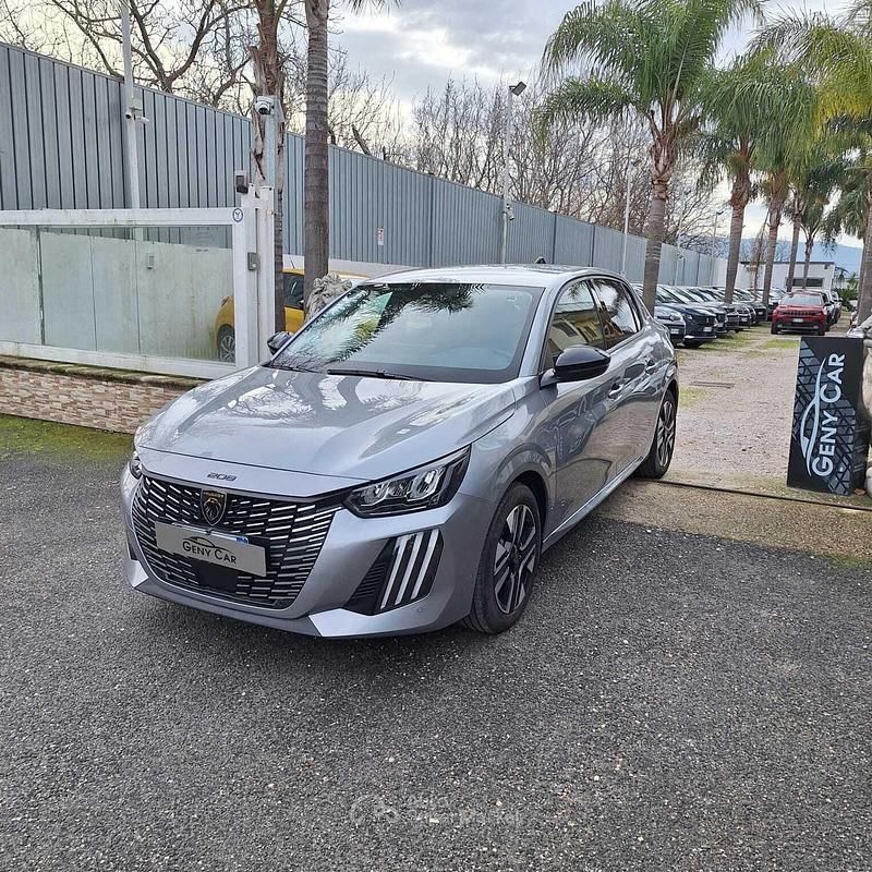 Usata Peugeot 208 Allure 101 CV (74 kW) 2025 Argento Utilitaria