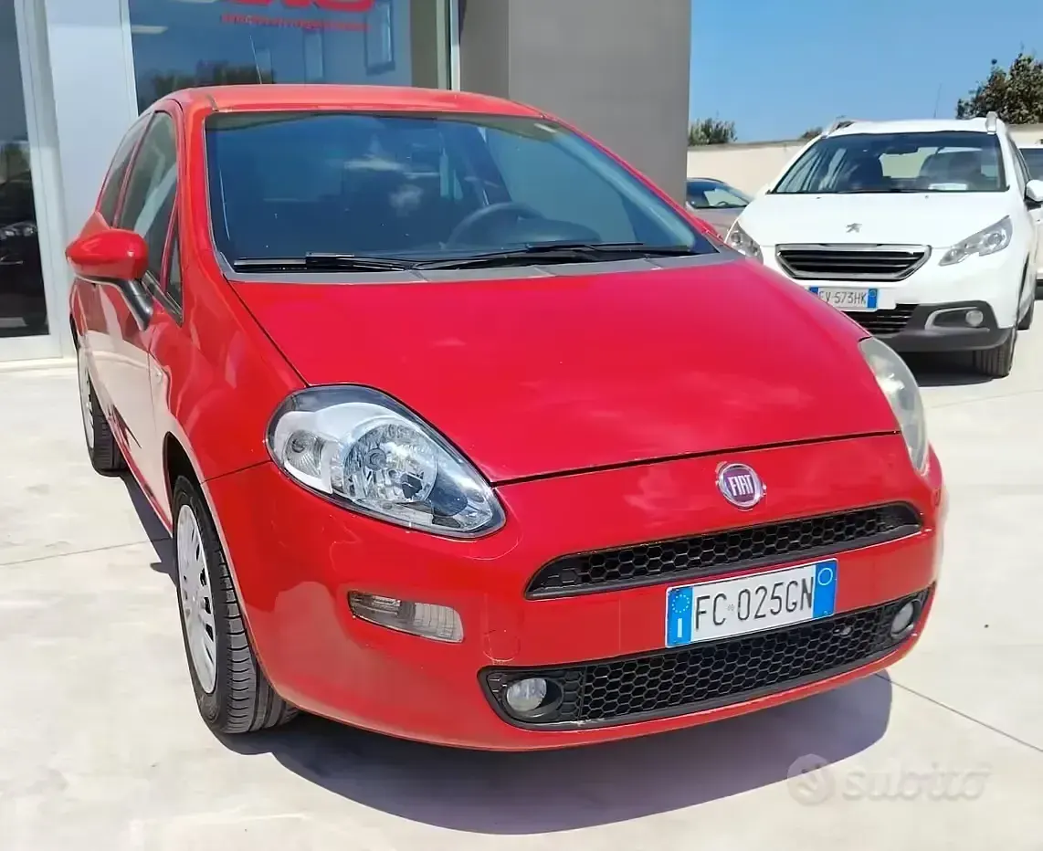Usata Fiat Punto 75 CV (55 kW) 2015 Rosso Utilitaria