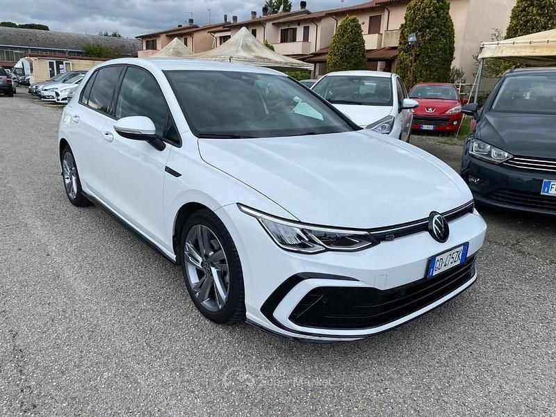 Usata VW Golf VII R-line 150 CV (110 kW) 2021 Bianco Utilitaria