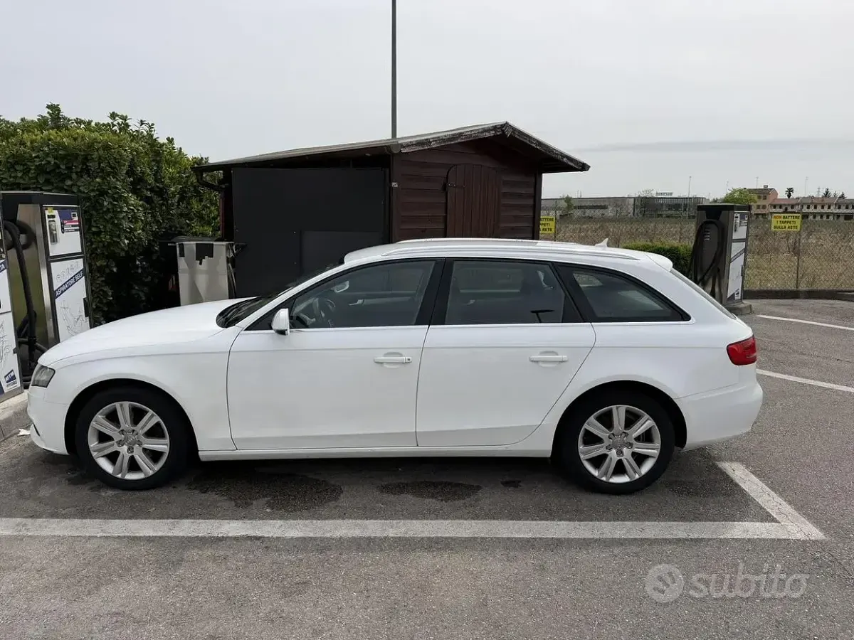 Usata Audi A4 143 CV (105 kW) 2011 Bianco Station wagon