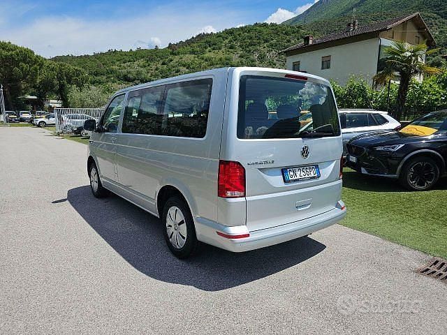 Usata VW Caravelle Comfortline 150 CV (110 kW) 2023 Grigio Monovolume