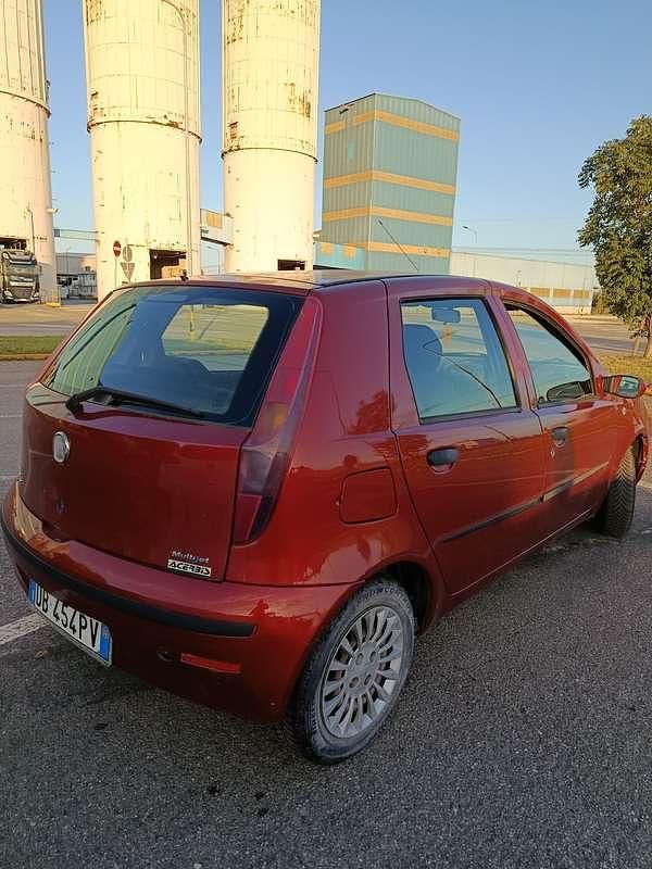 Usata Fiat Punto Active 69 CV (50 kW) 2006 Rosso Utilitaria