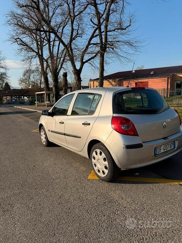 Usata Renault Clio II 2007 Berlina