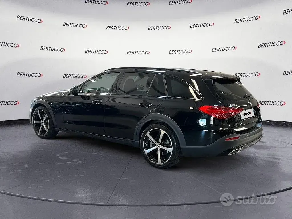 Usata Mercedes C220 Premium 200 CV (147 kW) 2024 Nero Station wagon