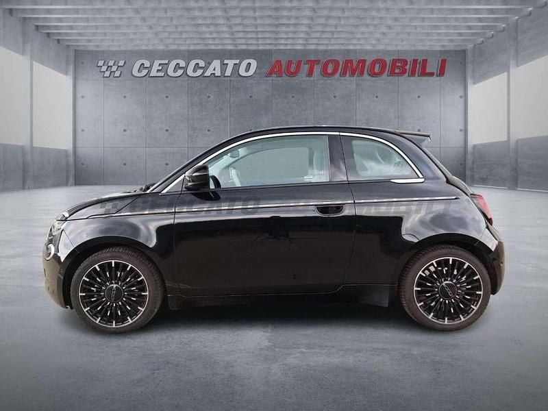 Usata Fiat 500e La Prima 86 kW (118 CV) 2022 Nero Utilitaria