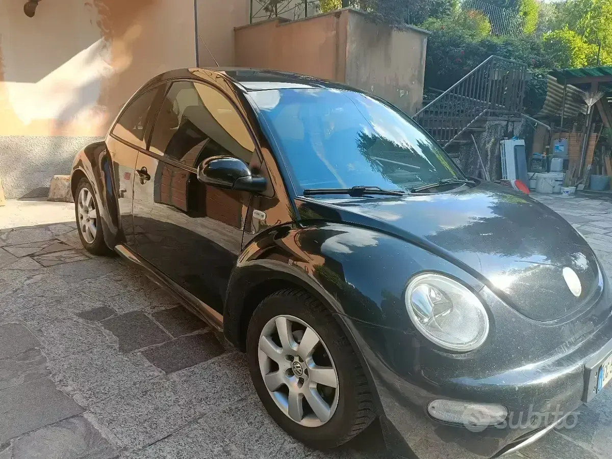 Usata VW New Beetle 90 CV (66 kW) 2003 Nero Utilitaria