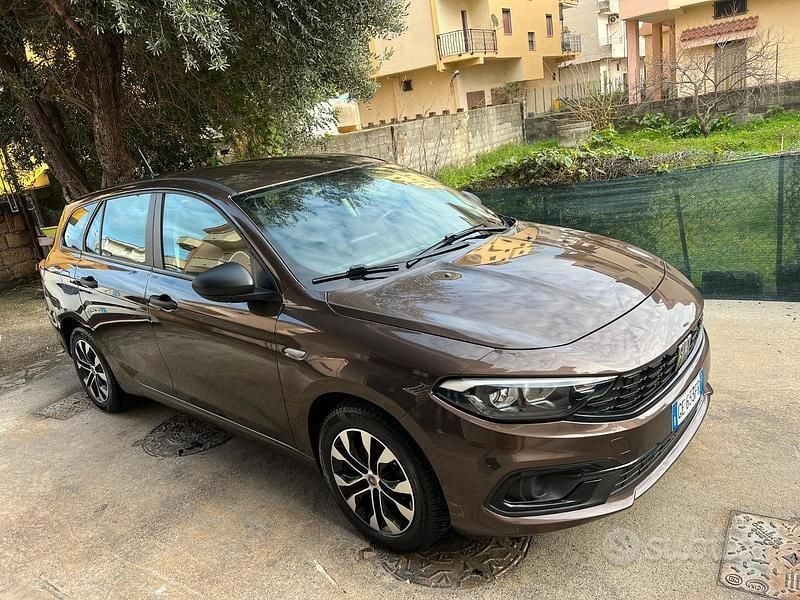 Usata Fiat Tipo 131 CV (96 kW) 2021 Marrone Station wagon